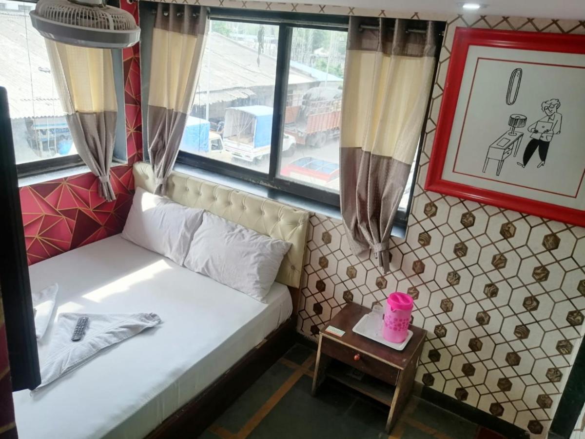 Hotel Kaina Residency Vashi エクステリア 写真